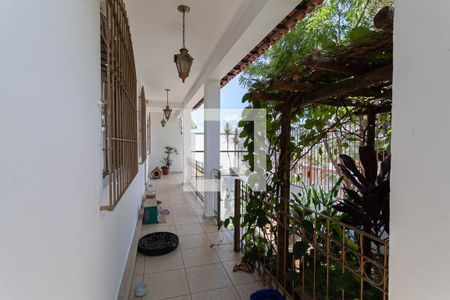 Casa à venda com 350m², 4 quartos e 3 vagas Casa à venda com 350m², 4 quartos e 3 vagasEntrada/Varanda