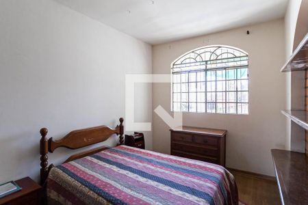 Casa à venda com 350m², 4 quartos e 3 vagas Casa à venda com 350m², 4 quartos e 3 vagasQuarto 2