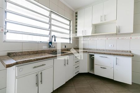Casa à venda com 220m², 3 quartos e 2 vagas Casa à venda com 220m², 3 quartos e 2 vagasCozinha