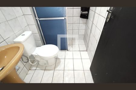 Banheiro de casa para alugar com 1 quarto, 45m² em Vila Santa Margarida, Ferraz de Vasconcelos