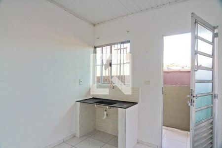 Cozinha de casa para alugar com 1 quarto, 25m² em Sítio Morro Grande, São Paulo