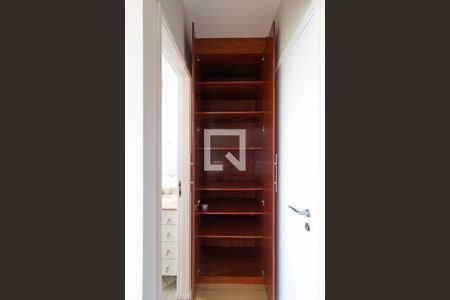 Apartamento à venda com 109m², 3 quartos e 2 vagas Apartamento à venda com 109m², 3 quartos e 2 vagasSuíte 02 - Armário