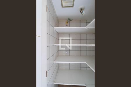 Apartamento à venda com 109m², 3 quartos e 2 vagas Apartamento à venda com 109m², 3 quartos e 2 vagasDespensa