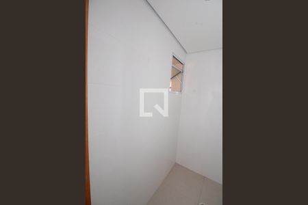 Apartamento à venda com 43m², 2 quartos e 1 vaga Apartamento à venda com 43m², 2 quartos e 1 vagaBanheiro Social