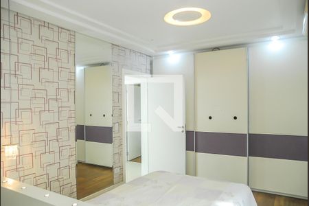 Casa à venda com 444m², 4 quartos e 7 vagas Casa à venda com 444m², 4 quartos e 7 vagasQuarto 2 - Suíte