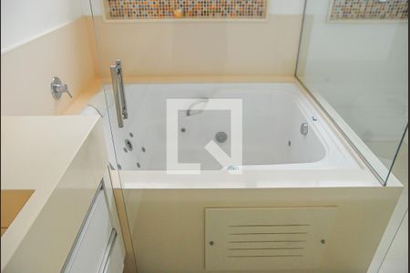 Casa à venda com 444m², 4 quartos e 7 vagas Casa à venda com 444m², 4 quartos e 7 vagasBanheiro da Suíte 3