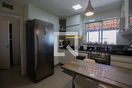 Apartamento à venda com 150m², 2 quartos e 1 vaga Apartamento à venda com 150m², 2 quartos e 1 vagaCozinha