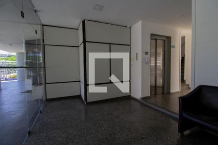 Apartamento à venda com 150m², 2 quartos e 1 vaga Apartamento à venda com 150m², 2 quartos e 1 vagaHall