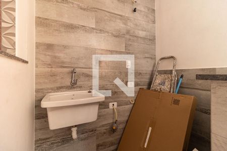 Casa à venda com 140m², 5 quartos e 2 vagas Casa à venda com 140m², 5 quartos e 2 vagasLavanderia da Casa 2