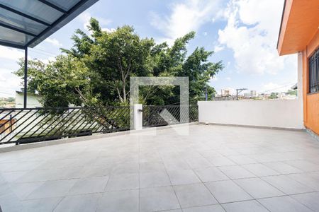 Casa à venda com 140m², 5 quartos e 2 vagas Casa à venda com 140m², 5 quartos e 2 vagasVaranda da Casa 2