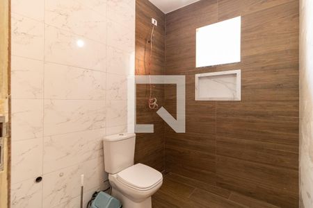 Casa à venda com 140m², 5 quartos e 2 vagas Casa à venda com 140m², 5 quartos e 2 vagasBanheiro Social da Casa 2