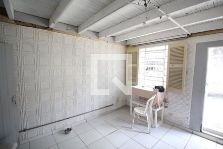 Casa à venda com 1330m², 3 quartos e 8 vagasPorão