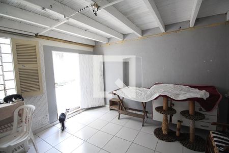 Casa à venda com 1330m², 3 quartos e 8 vagasPorão