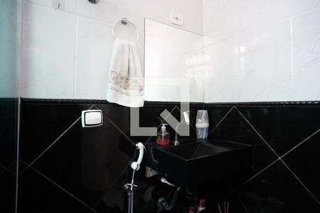 Casa à venda com 95m², 3 quartos e 1 vagaBanheiro do Quarto 2