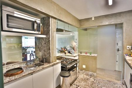 Apartamento à venda com 100m², 2 quartos e 1 vagaCozinha