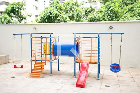 Apartamento à venda com 100m², 2 quartos e 1 vagaÁrea comum - Playground