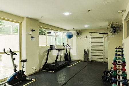 Apartamento à venda com 190m², 3 quartos e 2 vagas Apartamento à venda com 190m², 3 quartos e 2 vagasÁrea comum - Academia