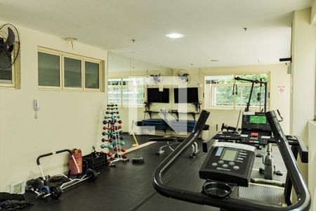 Apartamento à venda com 190m², 3 quartos e 2 vagas Apartamento à venda com 190m², 3 quartos e 2 vagasÁrea comum - Academia