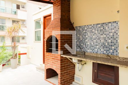 Apartamento à venda com 190m², 3 quartos e 2 vagas Apartamento à venda com 190m², 3 quartos e 2 vagasChurrasqueira Terraço