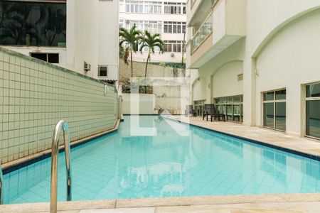 Apartamento à venda com 190m², 3 quartos e 2 vagas Apartamento à venda com 190m², 3 quartos e 2 vagasÁrea comum - Piscina