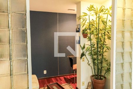 Apartamento à venda com 190m², 3 quartos e 2 vagas Apartamento à venda com 190m², 3 quartos e 2 vagasEscritório