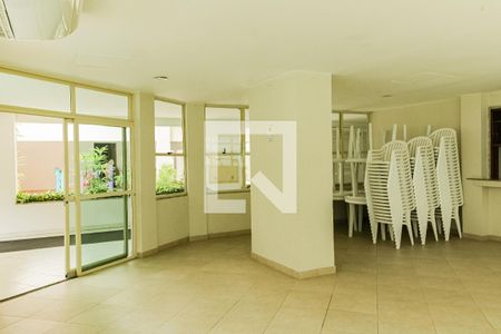 Apartamento à venda com 190m², 3 quartos e 2 vagas Apartamento à venda com 190m², 3 quartos e 2 vagasÁrea comum - Salão de festas