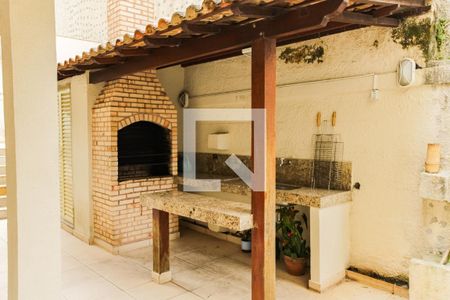 Apartamento à venda com 190m², 3 quartos e 2 vagas Apartamento à venda com 190m², 3 quartos e 2 vagasÁrea comum - Churrasqueira