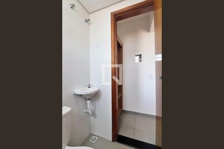 Banheiro de kitnet/studio para alugar com 1 quarto, 10m² em Vila Sao Pedro, Santo André