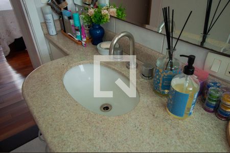Apartamento à venda com 120m², 3 quartos e 1 vaga Apartamento à venda com 120m², 3 quartos e 1 vagaBanheiro Corredor