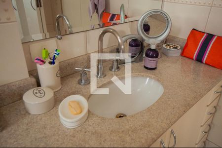 Apartamento à venda com 120m², 3 quartos e 1 vaga Apartamento à venda com 120m², 3 quartos e 1 vagaBanheiro da Suíte