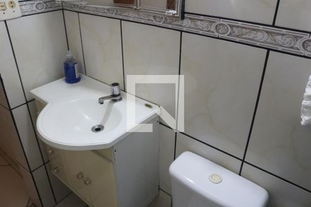 Casa à venda com 140m², 3 quartos e 2 vagasBanheiro 1