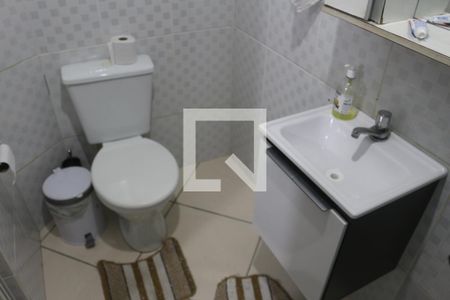 Casa à venda com 140m², 3 quartos e 2 vagasBanheiro 2