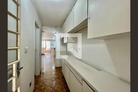 Casa à venda com 280m², 5 quartos e 2 vagas Casa à venda com 280m², 5 quartos e 2 vagasÁrea de Serviço