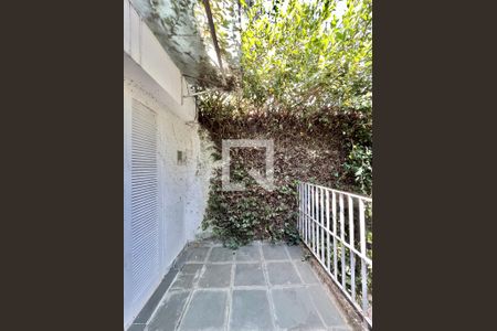 Casa à venda com 280m², 5 quartos e 2 vagas Casa à venda com 280m², 5 quartos e 2 vagasVaranda da Suíte