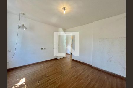 Casa à venda com 280m², 5 quartos e 2 vagas Casa à venda com 280m², 5 quartos e 2 vagasQuarto 4