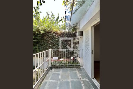 Casa à venda com 280m², 5 quartos e 2 vagas Casa à venda com 280m², 5 quartos e 2 vagasVaranda da Suíte