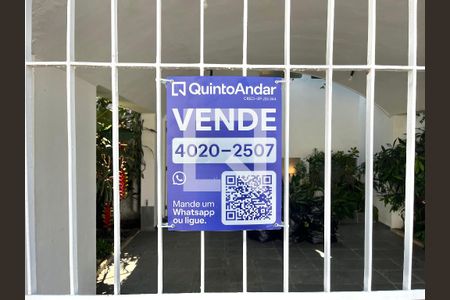 Casa à venda com 280m², 5 quartos e 2 vagas Casa à venda com 280m², 5 quartos e 2 vagasPlaquinha