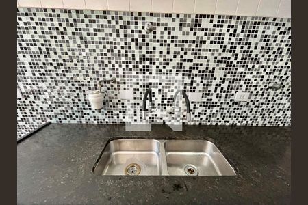 Casa à venda com 280m², 5 quartos e 2 vagas Casa à venda com 280m², 5 quartos e 2 vagasCozinha