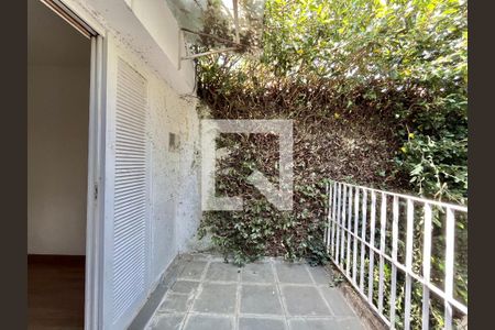 Casa à venda com 280m², 5 quartos e 2 vagas Casa à venda com 280m², 5 quartos e 2 vagasVaranda da Suíte