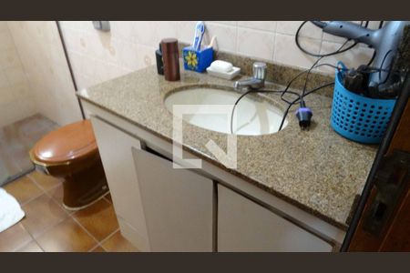 Casa à venda com 271m², 3 quartos e 1 vaga Casa à venda com 271m², 3 quartos e 1 vagaBanheiro 2