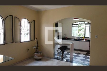Casa à venda com 271m², 3 quartos e 1 vaga Casa à venda com 271m², 3 quartos e 1 vagaCozinha