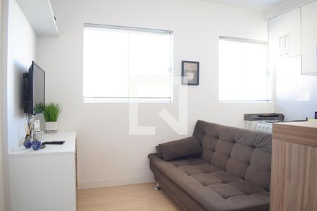 Sala de kitnet/studio para alugar com 1 quarto, 31m² em Novo Mundo, Curitiba