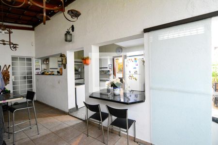 Casa à venda com 240m², 4 quartos e 4 vagas Casa à venda com 240m², 4 quartos e 4 vagasCozinha