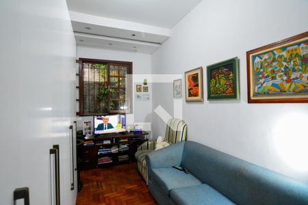 Casa à venda com 240m², 4 quartos e 4 vagas Casa à venda com 240m², 4 quartos e 4 vagasQuarto 1