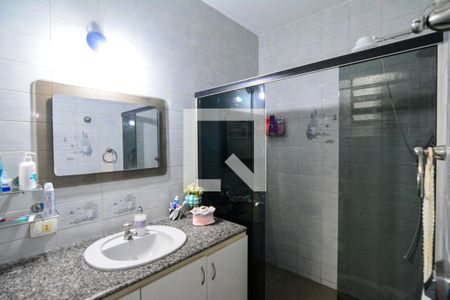 Casa à venda com 240m², 4 quartos e 4 vagas Casa à venda com 240m², 4 quartos e 4 vagasBanheiroSuíte 2