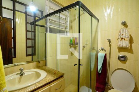 Casa à venda com 240m², 4 quartos e 4 vagas Casa à venda com 240m², 4 quartos e 4 vagasSuíte