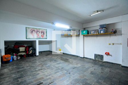 Casa à venda com 240m², 4 quartos e 4 vagas Casa à venda com 240m², 4 quartos e 4 vagasGaragem