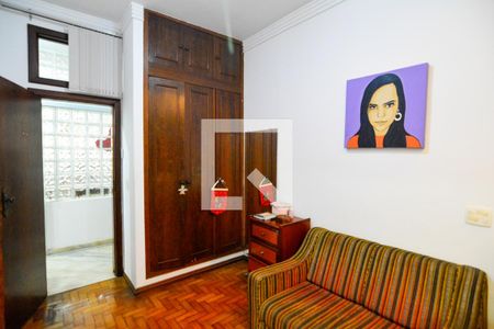 Casa à venda com 240m², 4 quartos e 4 vagas Casa à venda com 240m², 4 quartos e 4 vagasSuíte