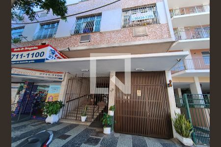 Apartamento à venda com 115m², 2 quartos e 1 vaga Apartamento à venda com 115m², 2 quartos e 1 vagaFachada
