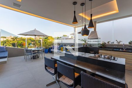 Apartamento à venda com 180m², 5 quartos e 3 vagas Apartamento à venda com 180m², 5 quartos e 3 vagasÁrea Gourmet - Cobertura